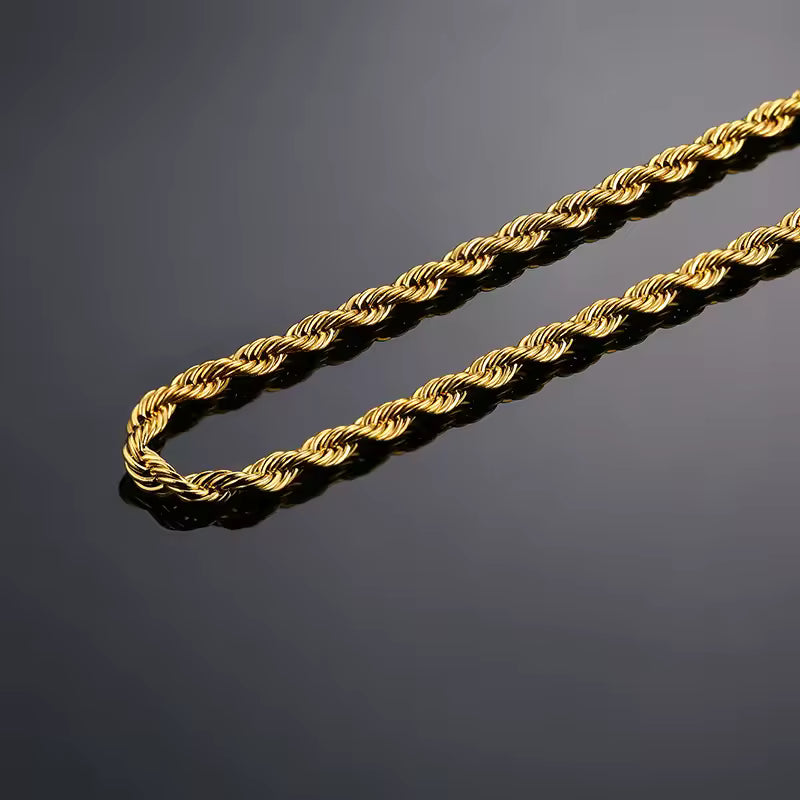 Le Torsade gold necklace flatlay
