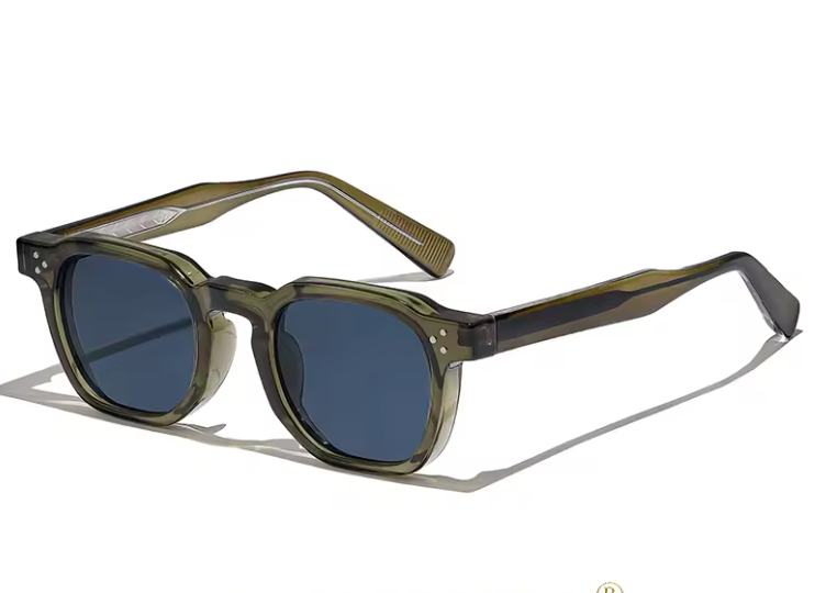 Le Rétro sunglasses Green latlay on light background